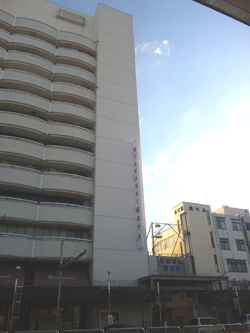 高島屋の隣